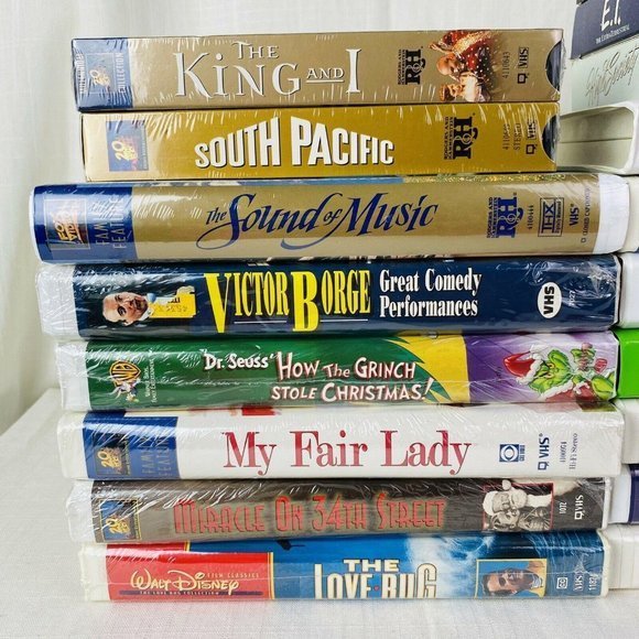 Lot of 18 VHS MOVIES - Disney Classics Family Kids - Picture 2 of 3